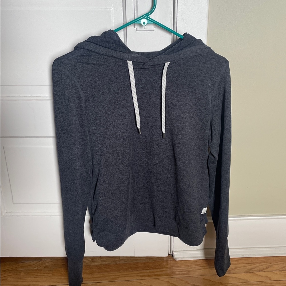 Charcoal Women's Vuori pullover hoodie
